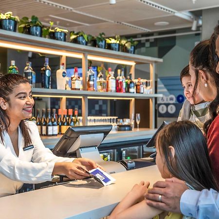 Holiday Inn Express Auckland City Centre By Ihg Exterior photo