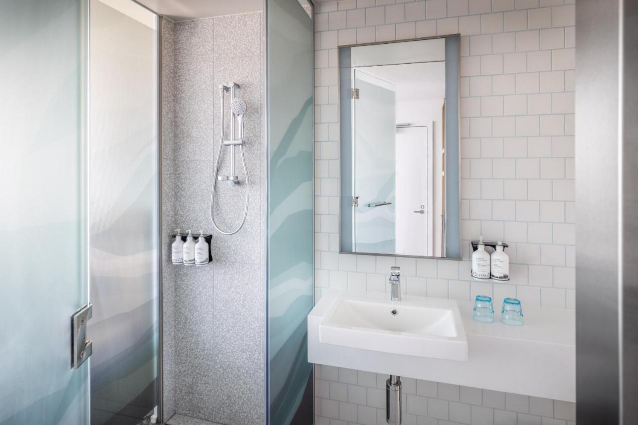 Holiday Inn Express Auckland City Centre By Ihg Exterior photo